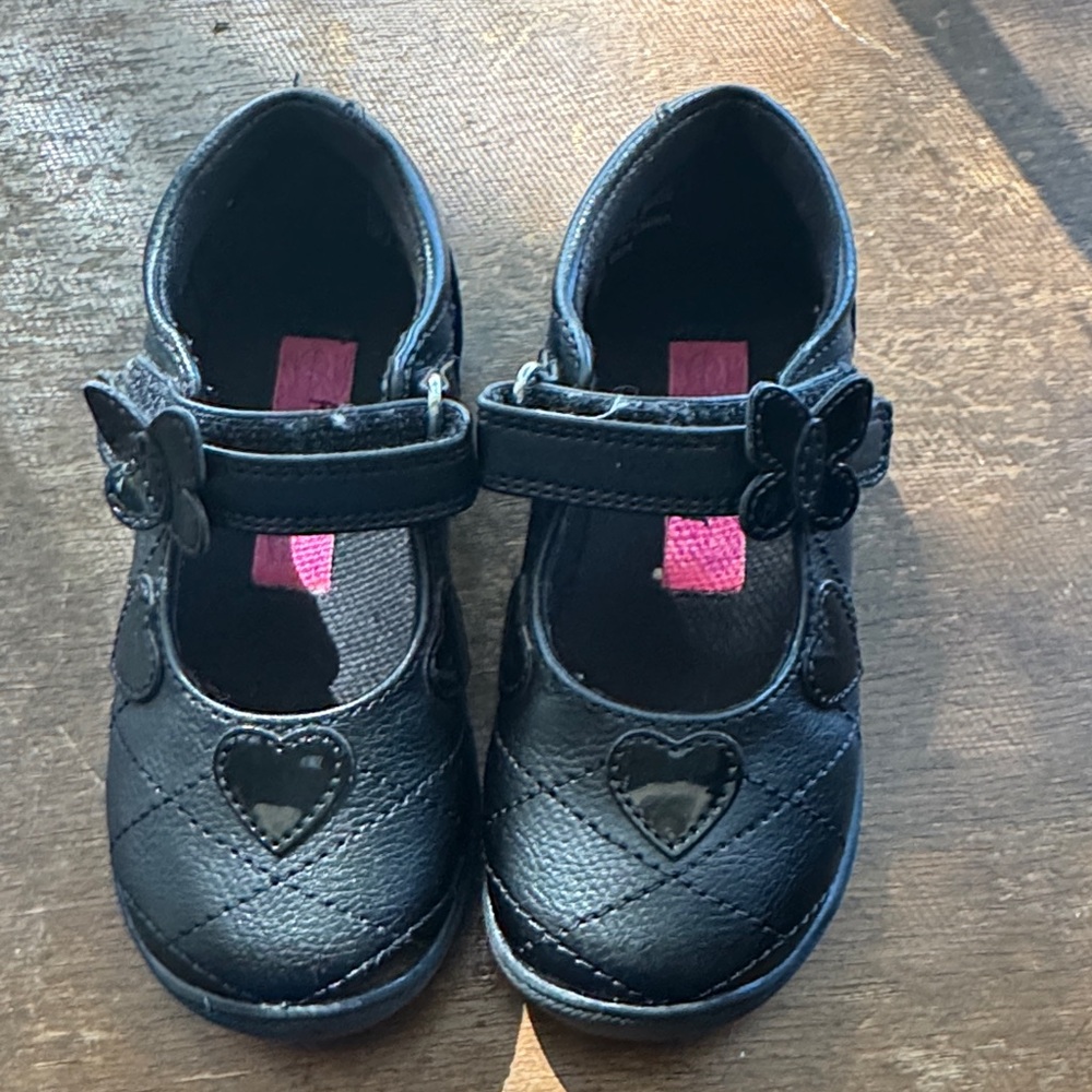 Rachel shoes black Kids Shoes with Heart Design
